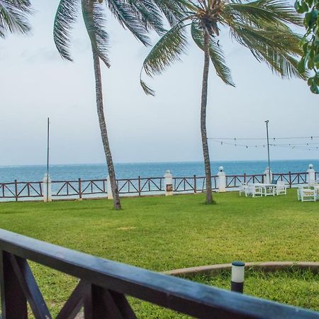 Nyali Beach Holiday Resort Exterior photo