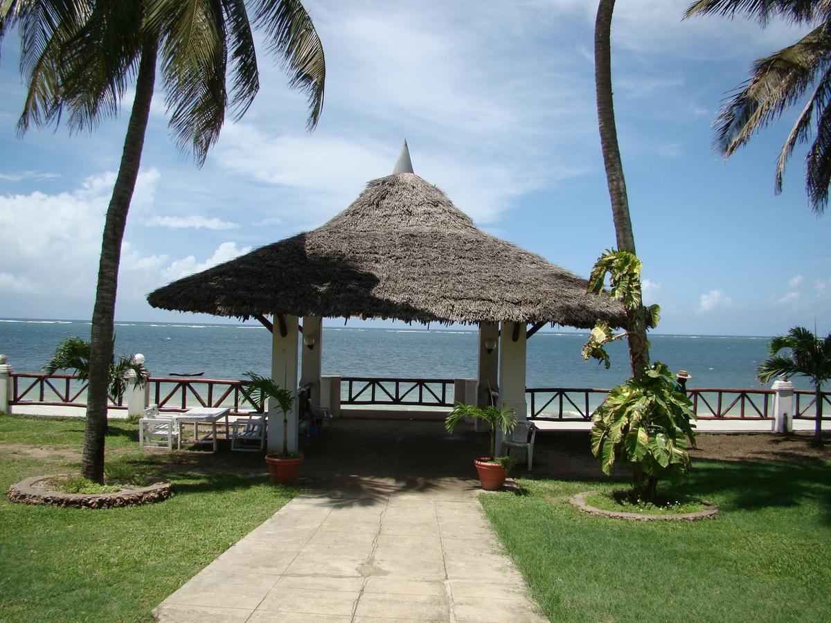 Nyali Beach Holiday Resort Exterior photo