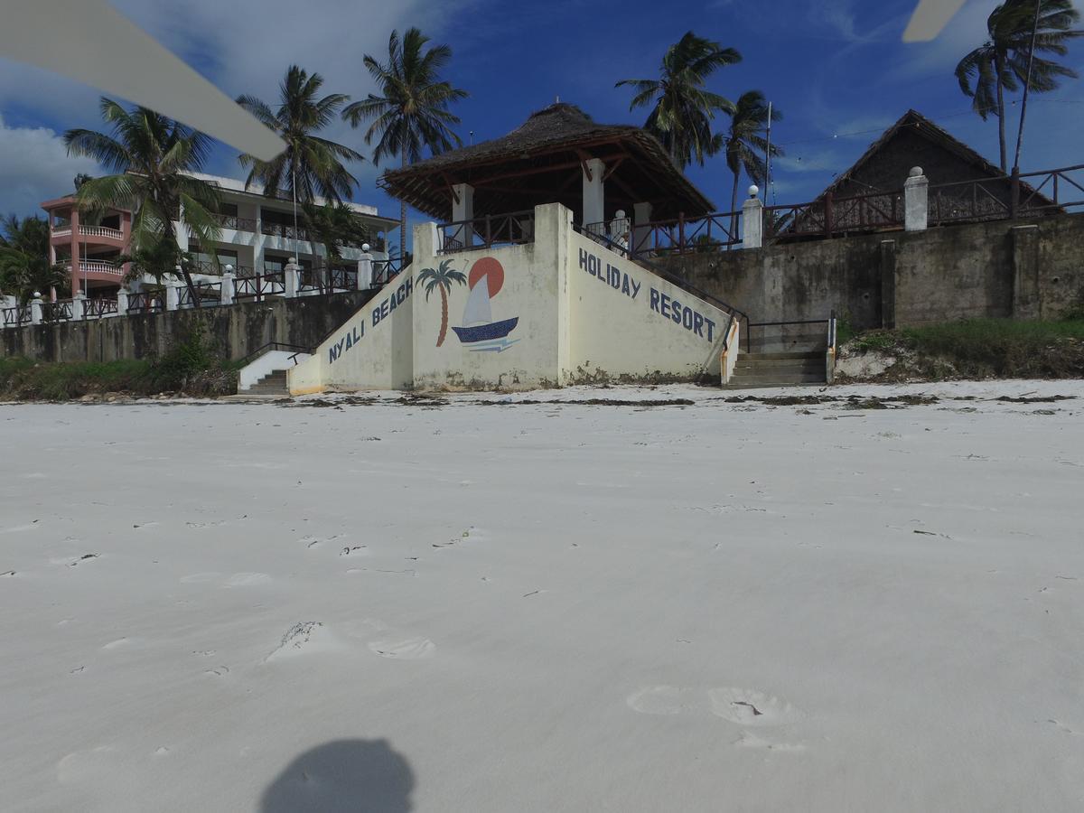 Nyali Beach Holiday Resort Exterior photo