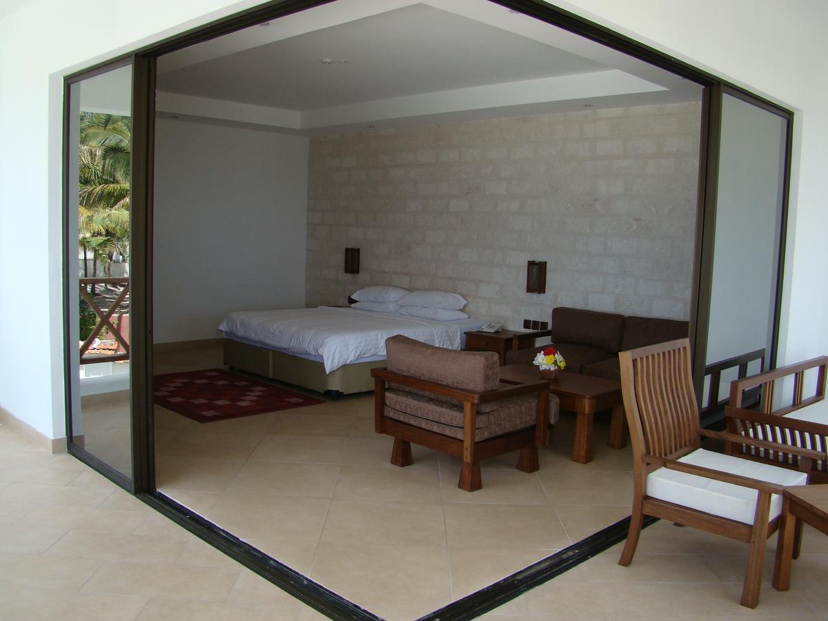 Nyali Beach Holiday Resort Exterior photo