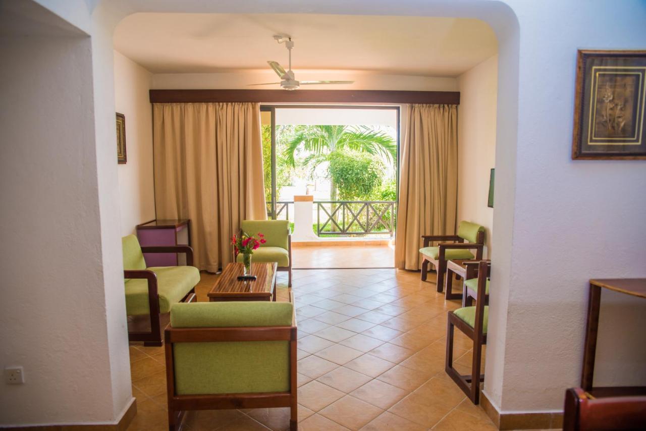 Nyali Beach Holiday Resort Exterior photo