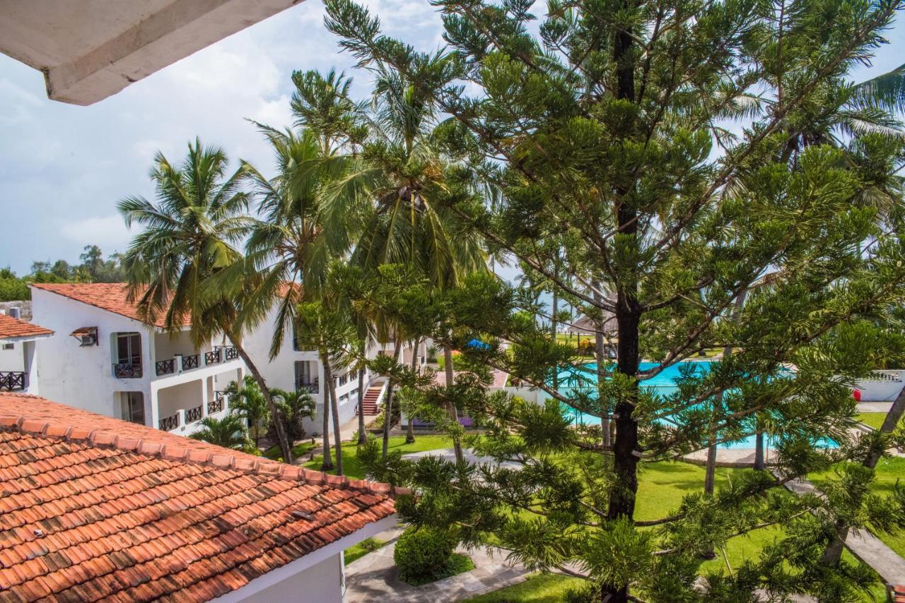 Nyali Beach Holiday Resort Exterior photo