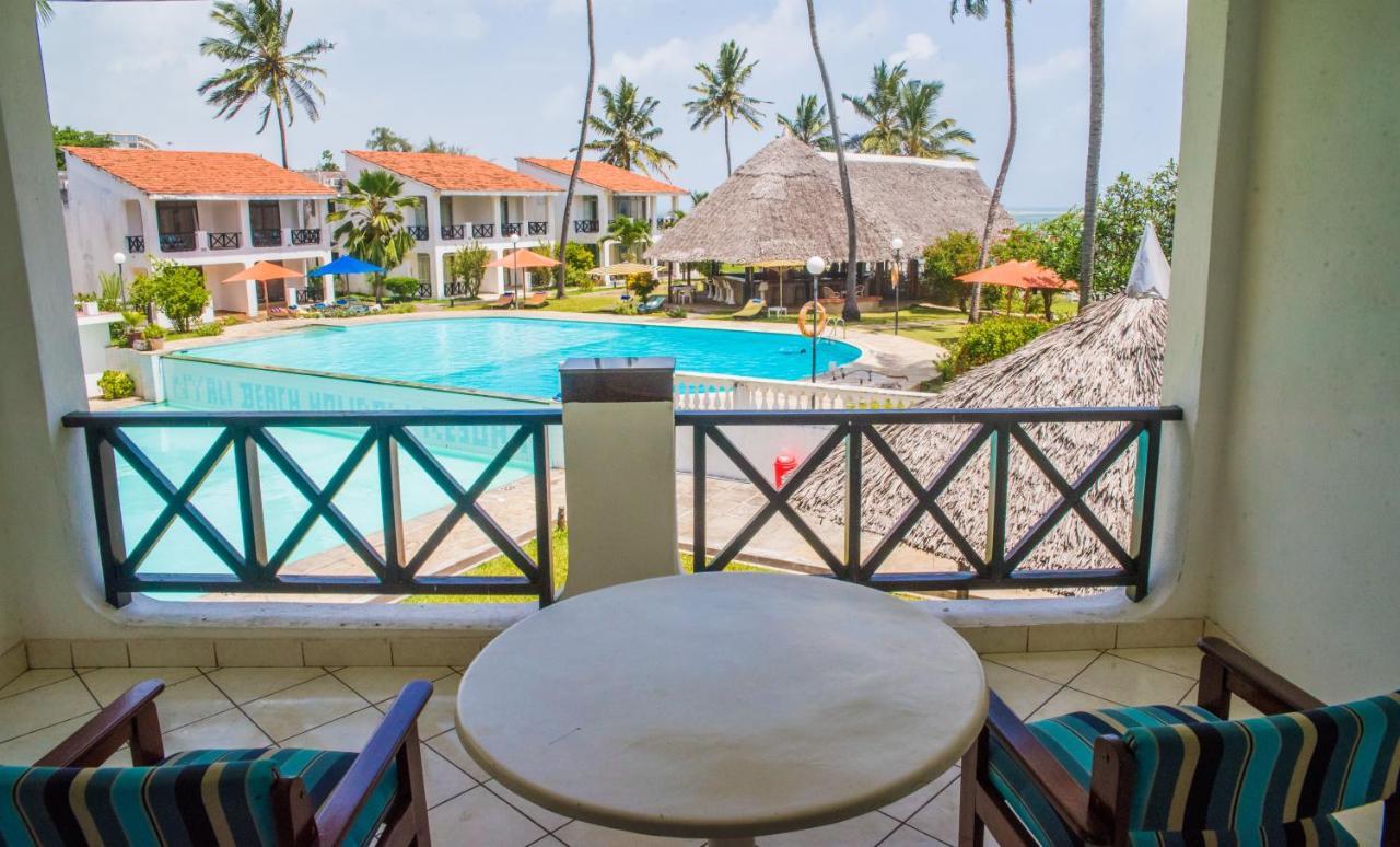 Nyali Beach Holiday Resort Exterior photo