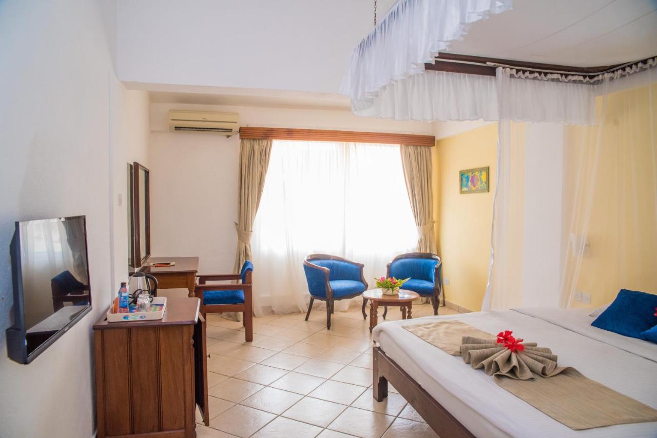 Nyali Beach Holiday Resort Exterior photo