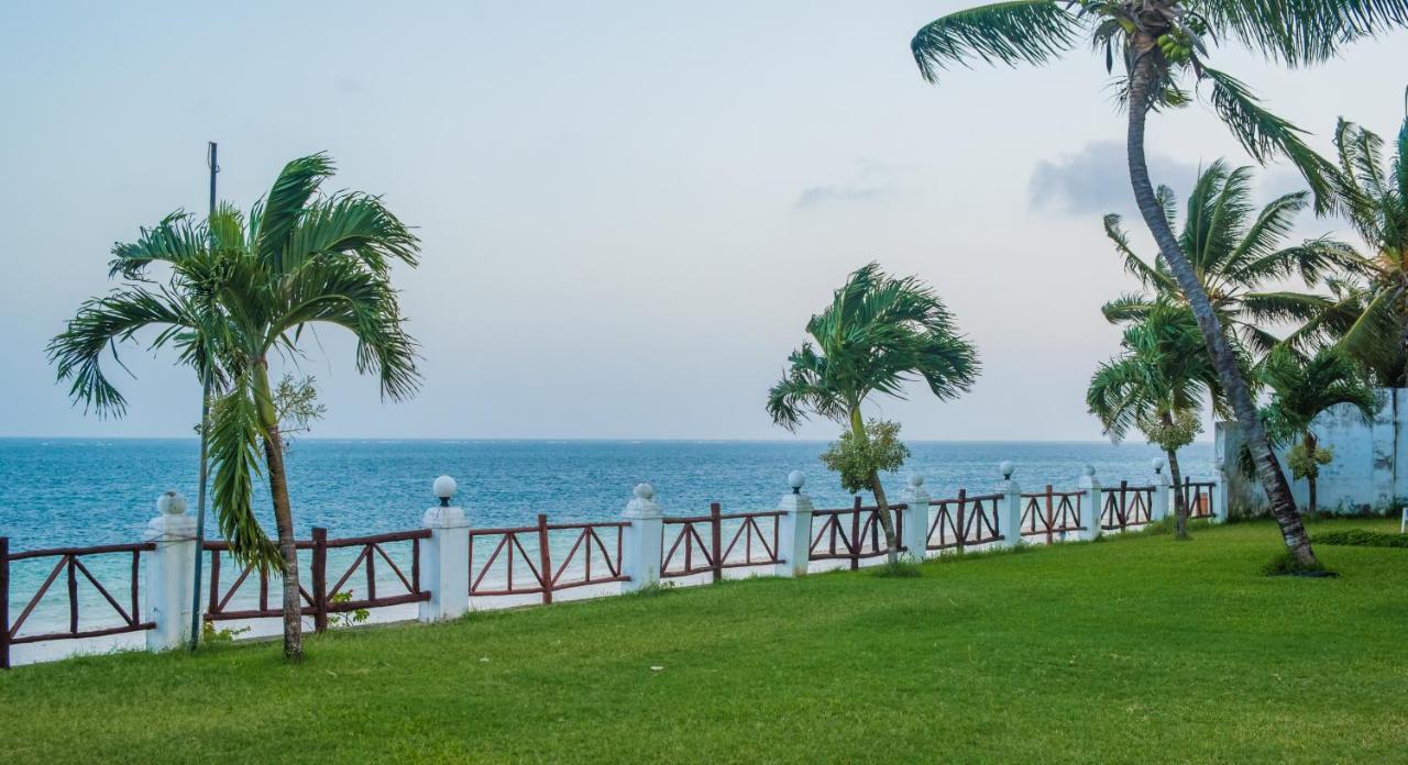 Nyali Beach Holiday Resort Exterior photo